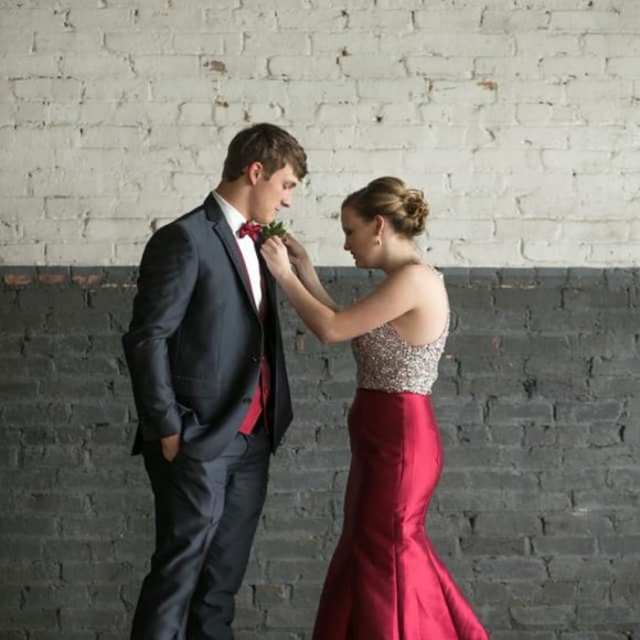 PROM DRESS - Picture 3 of 5